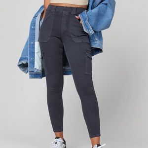 SPANX - Stretch Twill Ankle Cargo Pant - size L